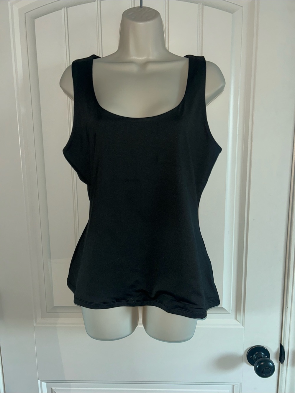 NEW Boston Proper Black Scoop Neck Tank Top Shell Sz M